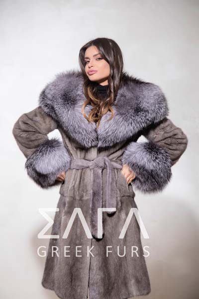 Mink Fur Coat With Fox Hood, How Much To Ship A Fur Coat